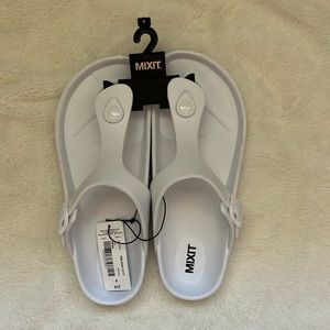NWT MIXIT Sandals